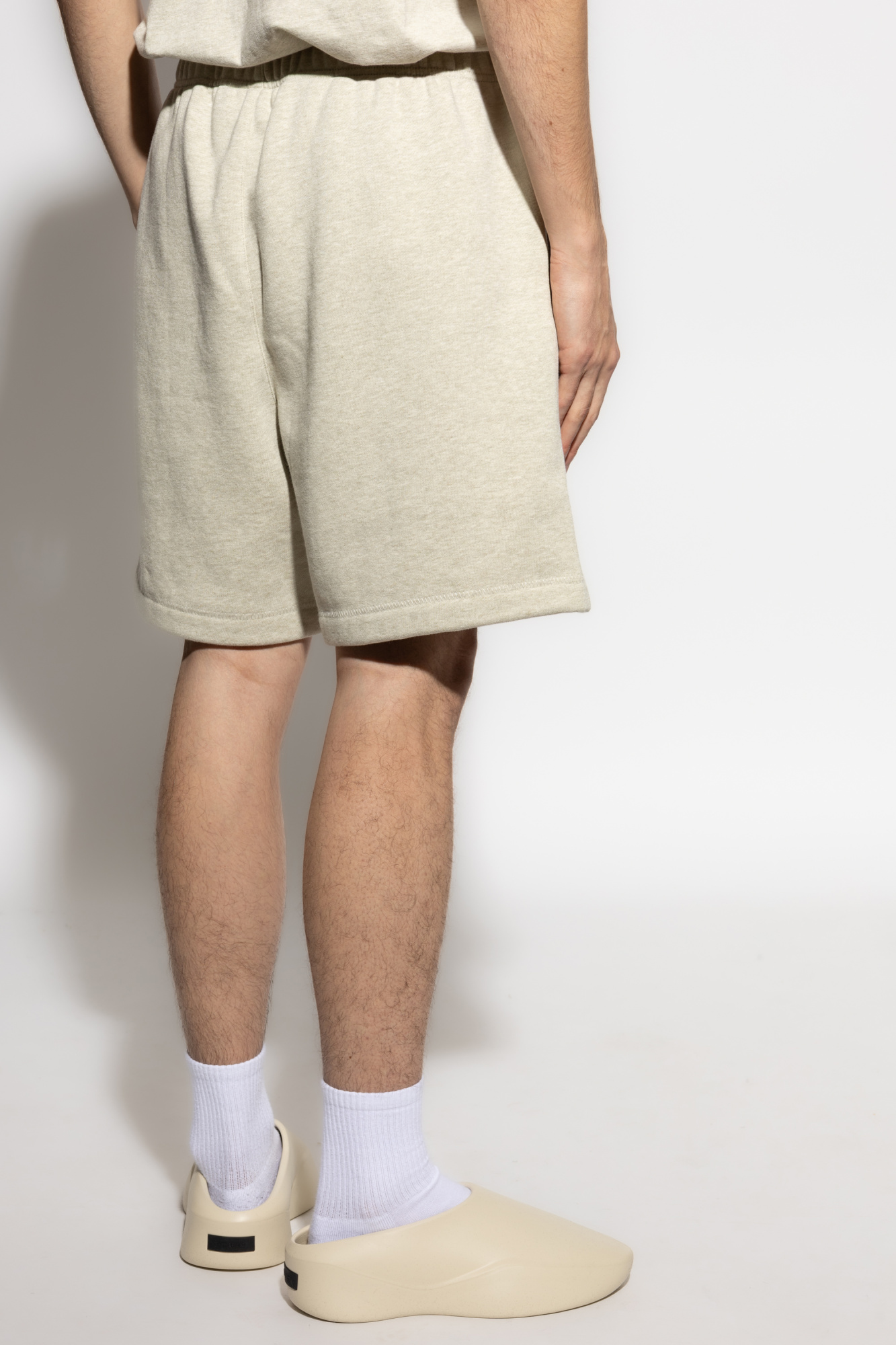 【SOMEWHERE BUTTER】Essential sweat shorts Cream Sweat shorts Fear Of God Essentials - Vitkac AS